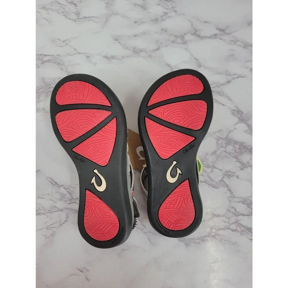 OluKai girls sandals